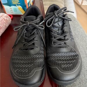 Born Primitive Women’s workout shoes size 9 savage 1